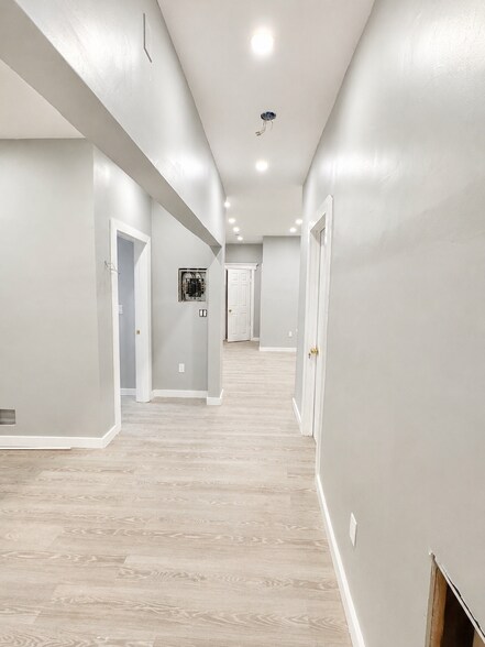 Building Photo - 899 S 19th St