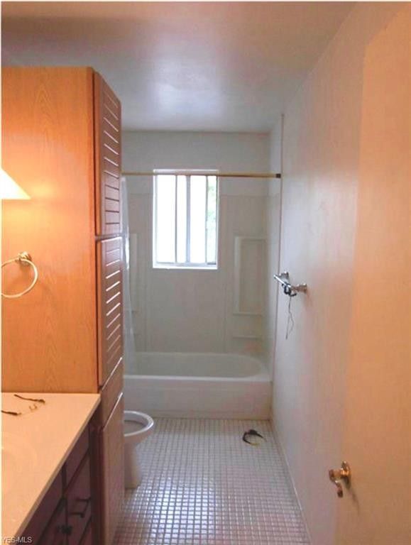 Building Photo - 12118 Center Ave