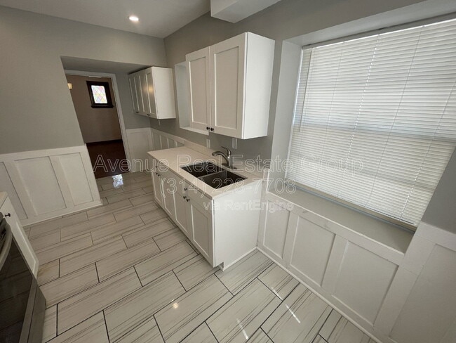 Building Photo - 2944 Moniteau Dr