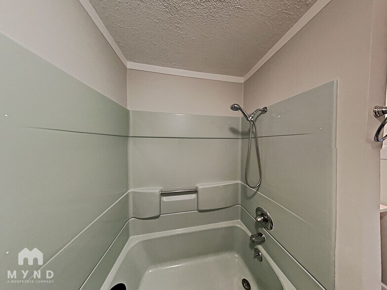 Building Photo - 2109 Dove Tree Ln