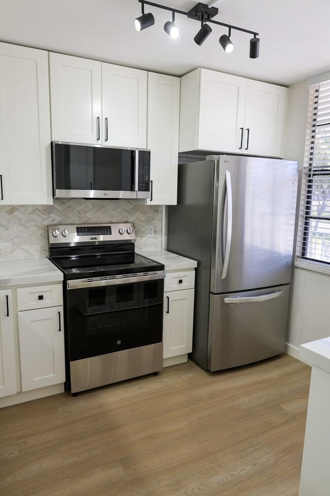 Building Photo - 3500 Whitehall Dr