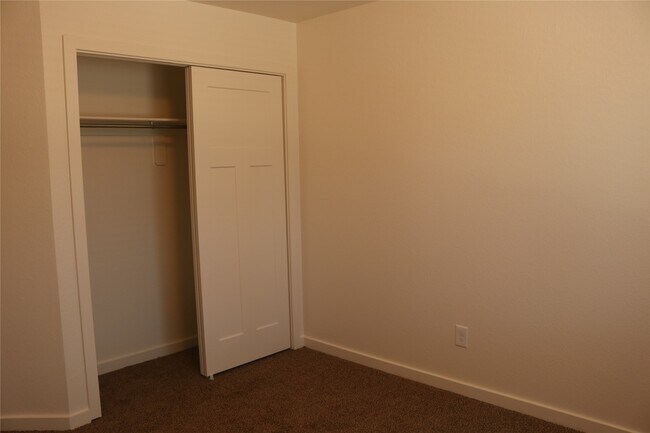 Building Photo - 10535 Mills Rd