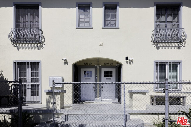 Building Photo - 1559 1/2 S Harvard Blvd