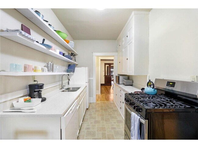 Building Photo - 971 Goodrich Ave