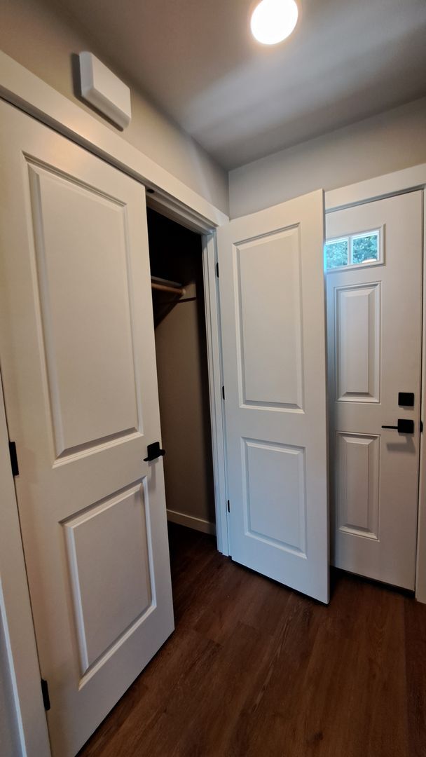 Building Photo - 3 Bedroom 2.5 Bath Duplex