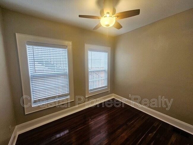 Building Photo - 209 S Westland Ave