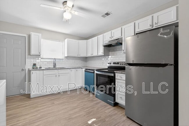 Building Photo - 7 Roper Dr