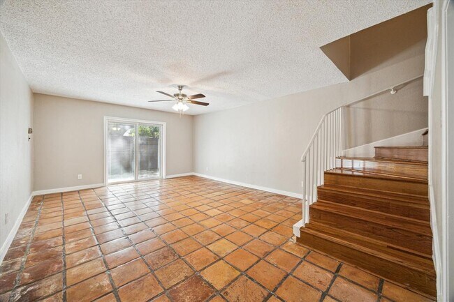 Building Photo - 7900 Westheimer Rd