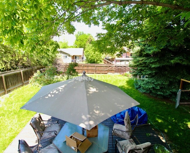 Building Photo - Incredible Updated Home