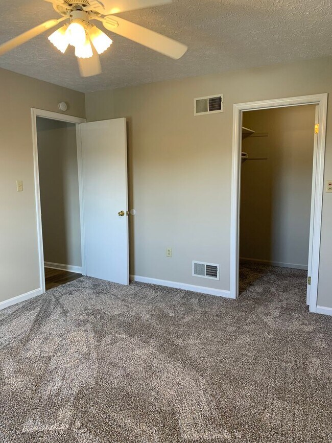 Building Photo - CONTRACT PENDING!!Spacious 2-story, 3 bed/...