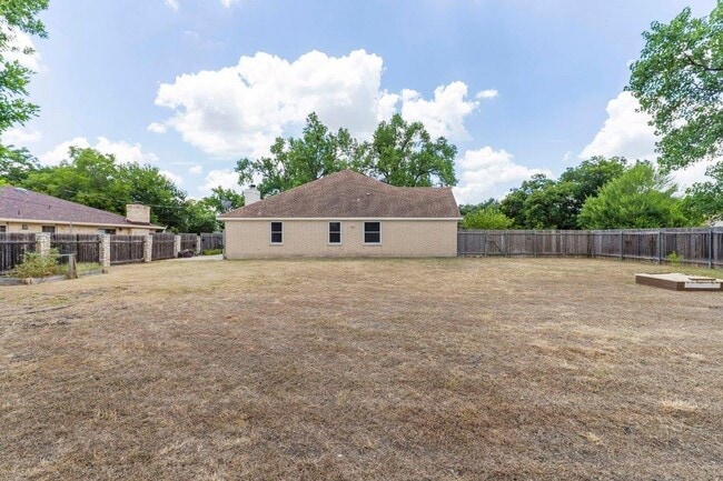 Building Photo - 13213 Villa Park Dr
