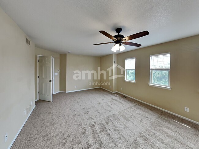 Building Photo - 124 N Flat Rock St