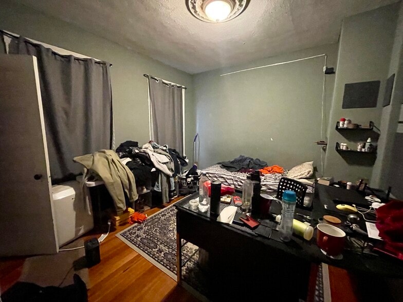 Building Photo - 12 Bucknam St