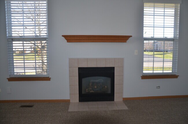 Building Photo - 206 Brompton Ln