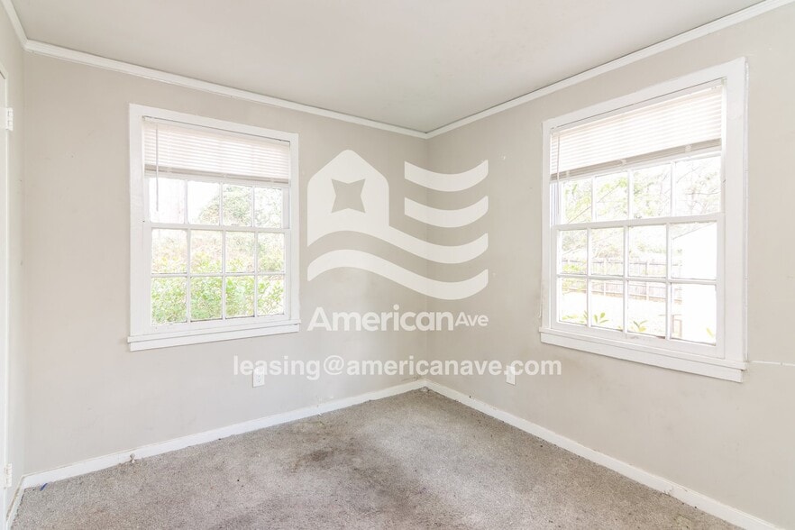 Building Photo - 239 Rutland Cir