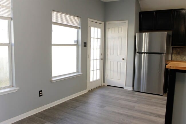 Building Photo - 4031 Raspberry Ct