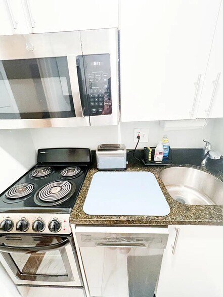 Building Photo - 2141 I St NW