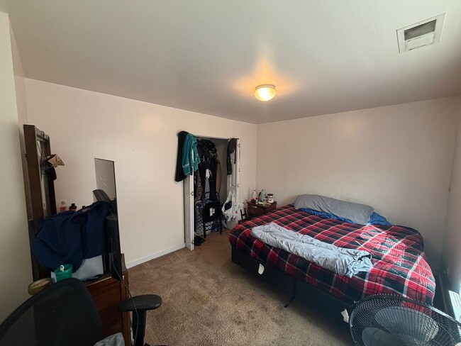 Building Photo - 3 Bdrm/2.5 Bth Home Located Close to I-95