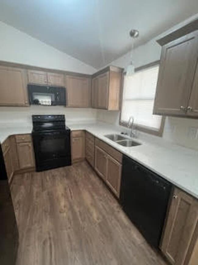 Building Photo - 486 S. Kaser