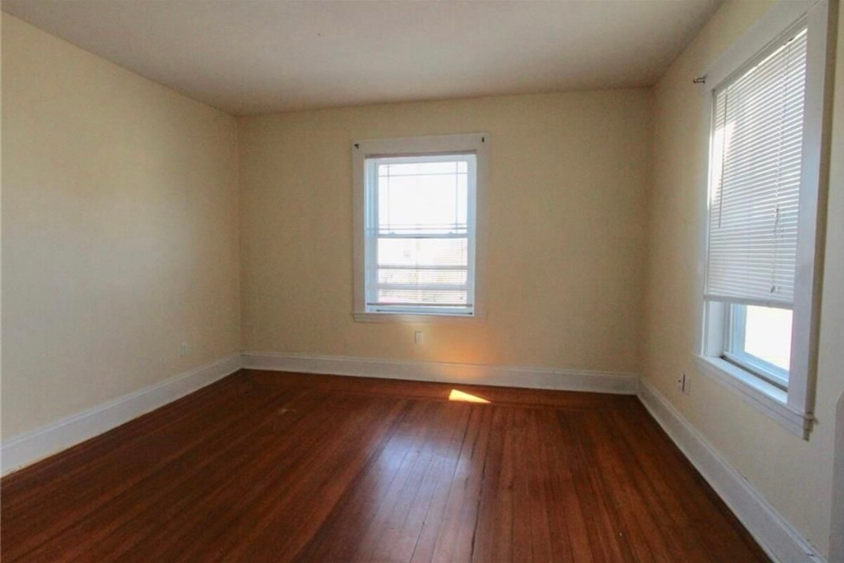 Building Photo - 23 Bedlow Ave