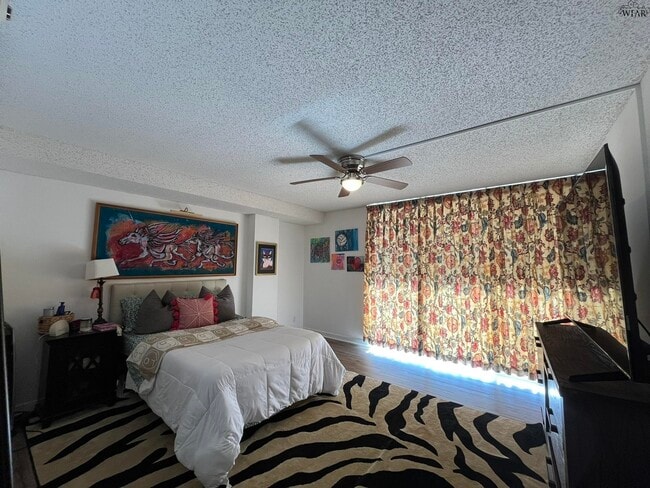 Building Photo - 2100 Santa Fe St