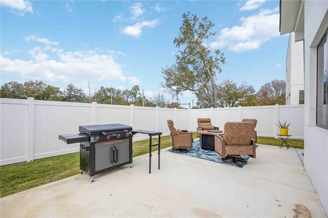 Building Photo - 7520 N Coolidge Ave