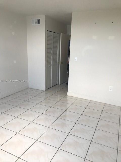 Building Photo - 9440 Fontainebleau Blvd