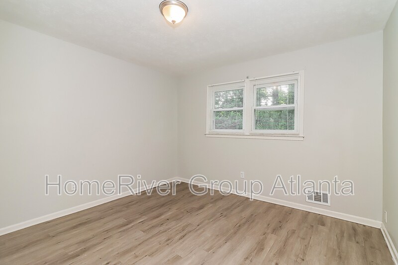 Building Photo - 4423 Inlet Rd