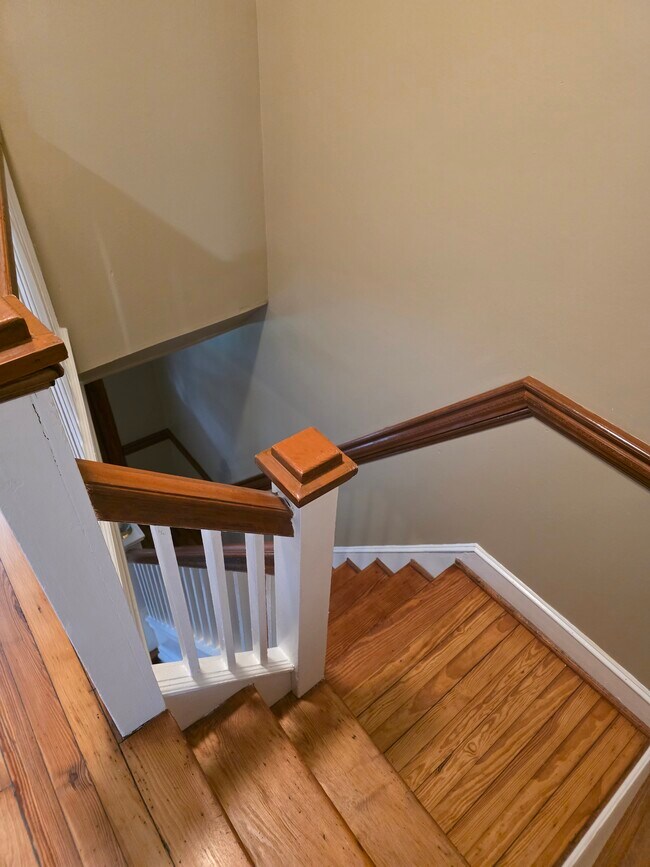 Building Photo - 4002 Belwood Ave