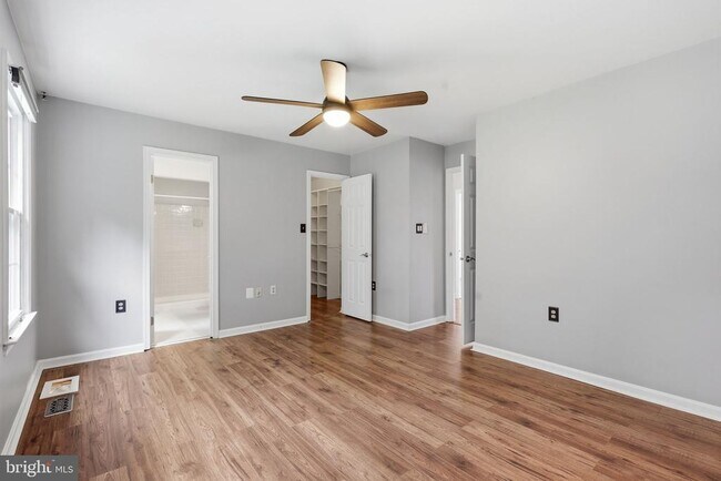 Building Photo - 7690 Green Garland Dr