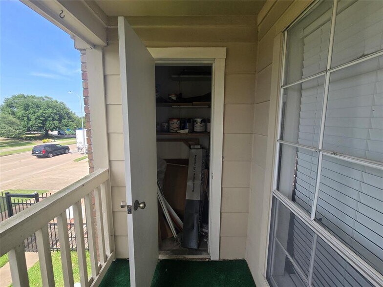 Building Photo - 2626 Holly Hall St