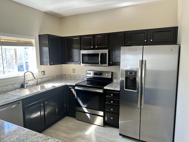 Building Photo - Charming 2BR Townhome in Aurora