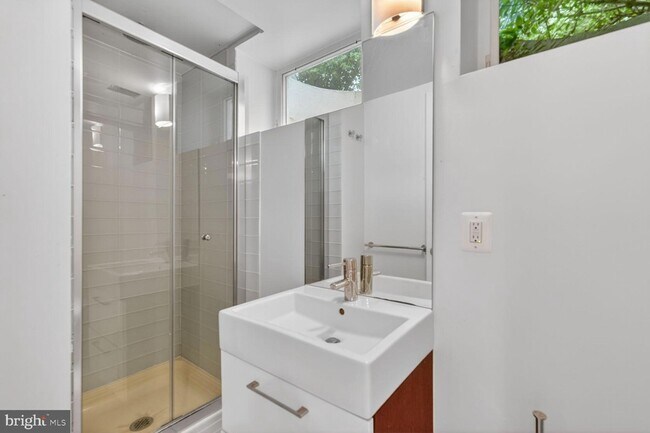 Building Photo - 4325 47th St NW