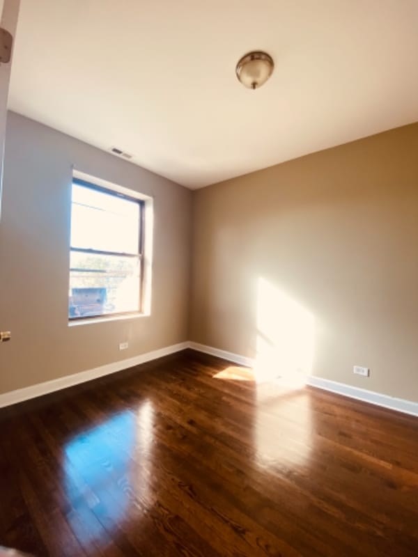 Building Photo - 4149 S Prairie Ave