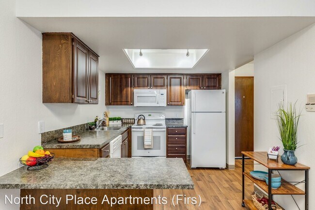 Primary Photo - 1550 NE 177th St