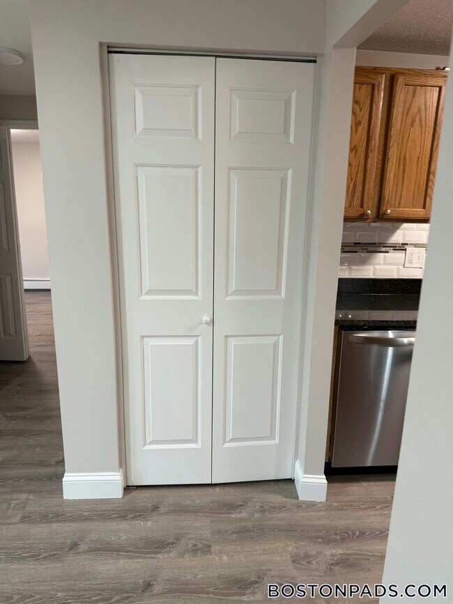 Building Photo - 47 Princeton St