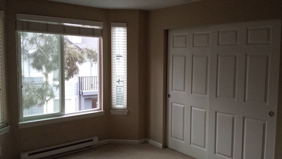 Master room - 11112 NE 124th Ln