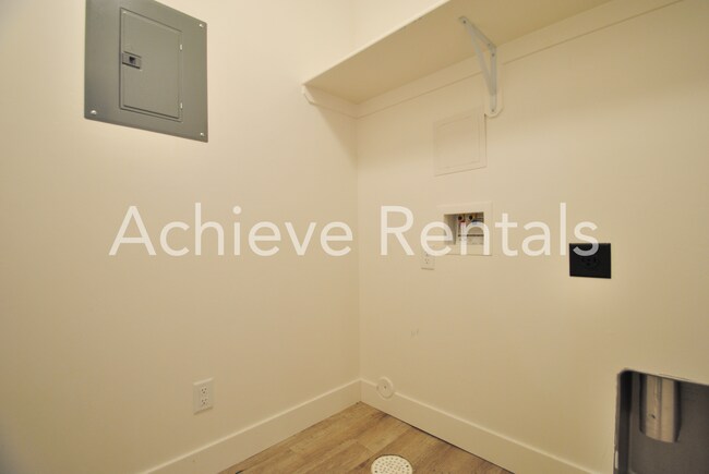 Building Photo - 482 N 2650 W