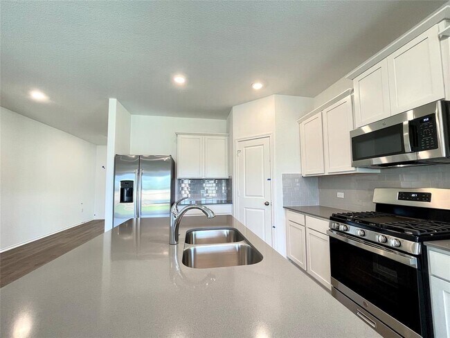 Building Photo - 10501 Steinbeck Dr