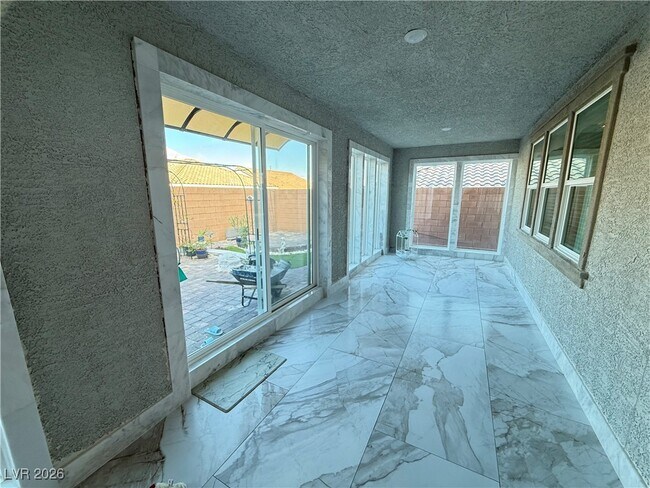 Building Photo - 10842 Gentle Crst Ave