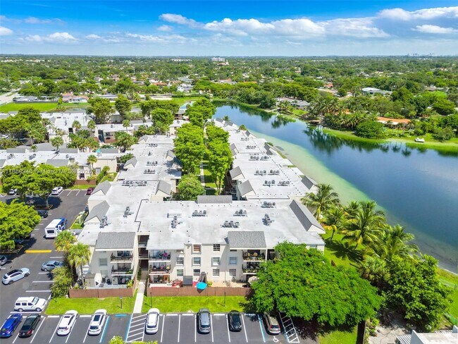 Building Photo - 8307 SW 142nd Ave