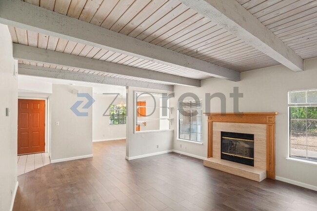 Building Photo - 1225 Oak Hill Ct