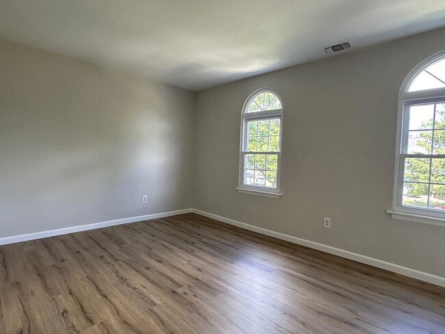 Building Photo - 7 Candlestick Ct