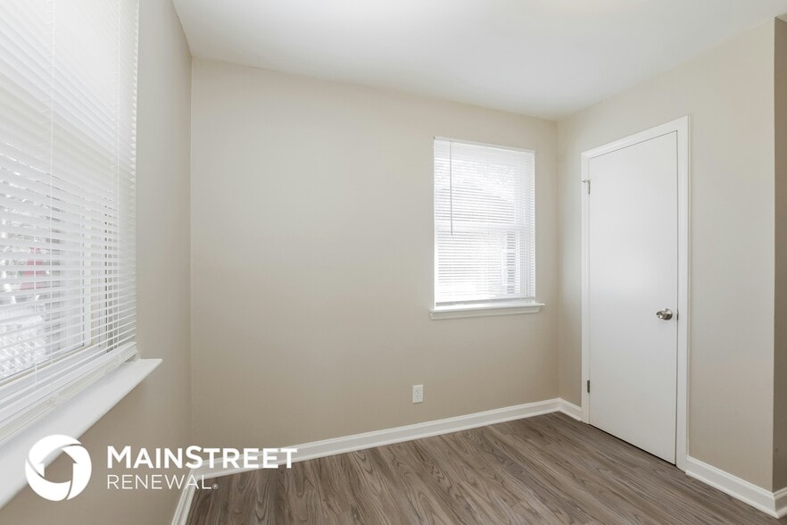 Building Photo - 1913 Finchley Dr