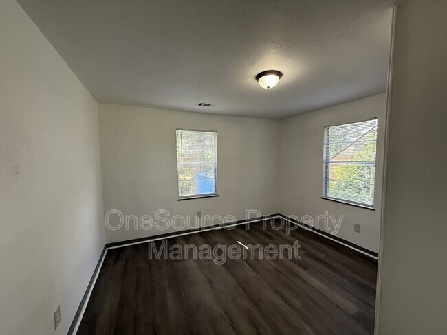 Building Photo - 539 W Georgia St