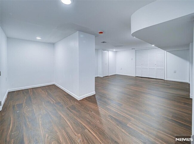 Building Photo - 217 Heywood Ave