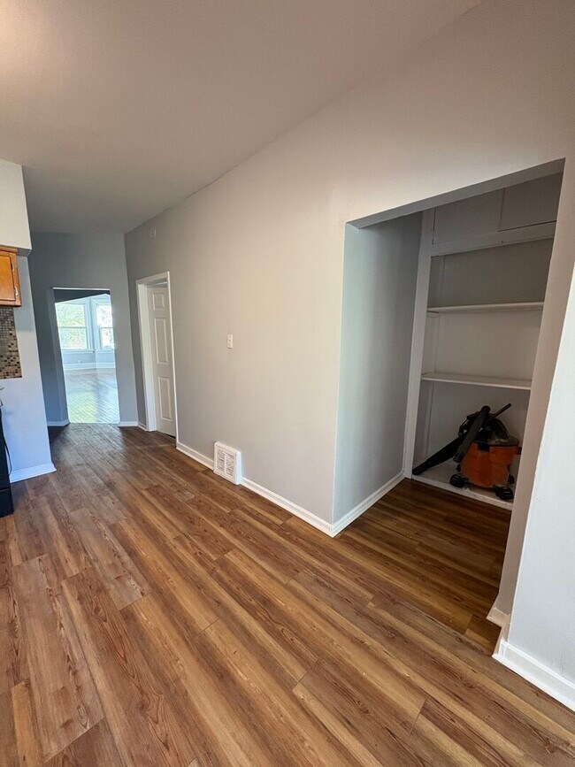 Building Photo - 5940 S Marshfield Ave