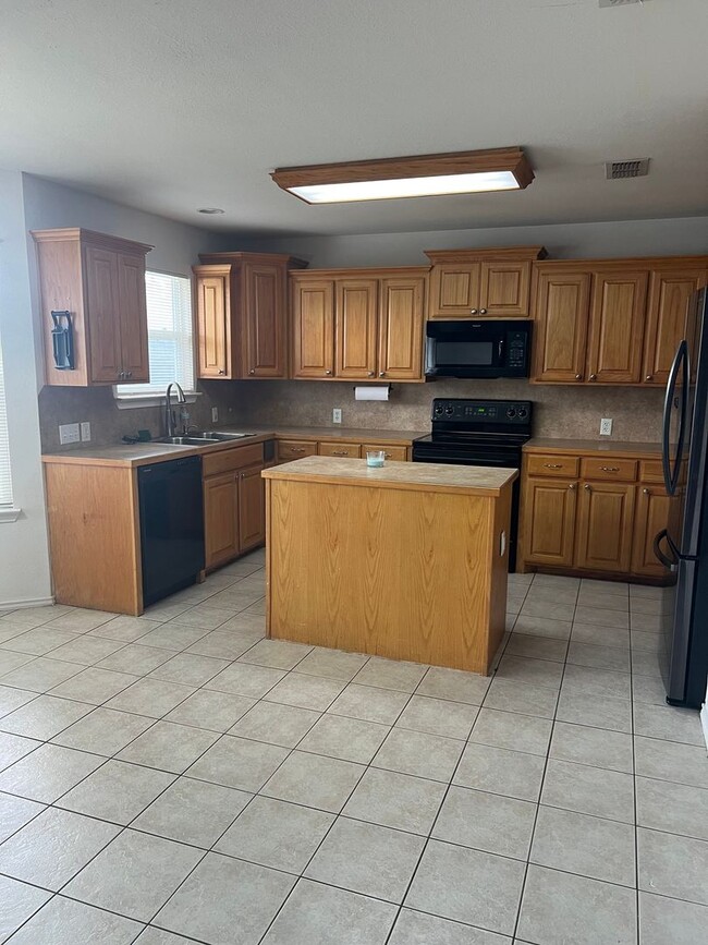 Building Photo - Super Home Near Dyess AFB