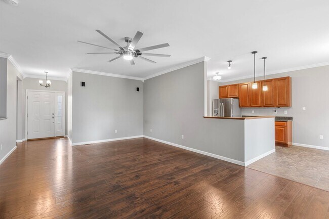 Building Photo - Beautiful 3-Bed, 3-Bath Home in Excellent ...