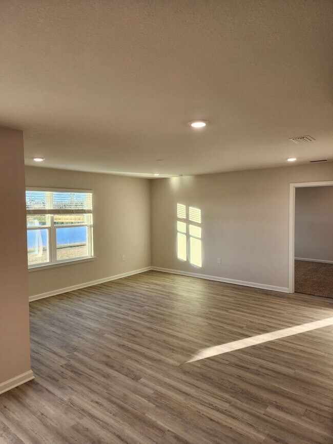 Building Photo - 6541 Slabinski Ln
